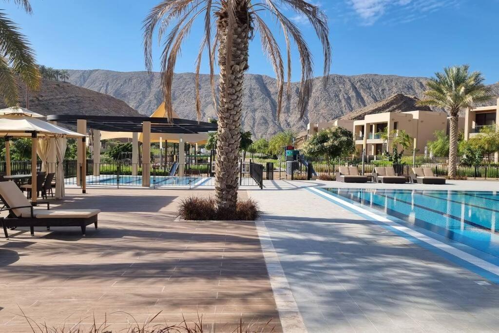 One Bedroom Bay Apartment
